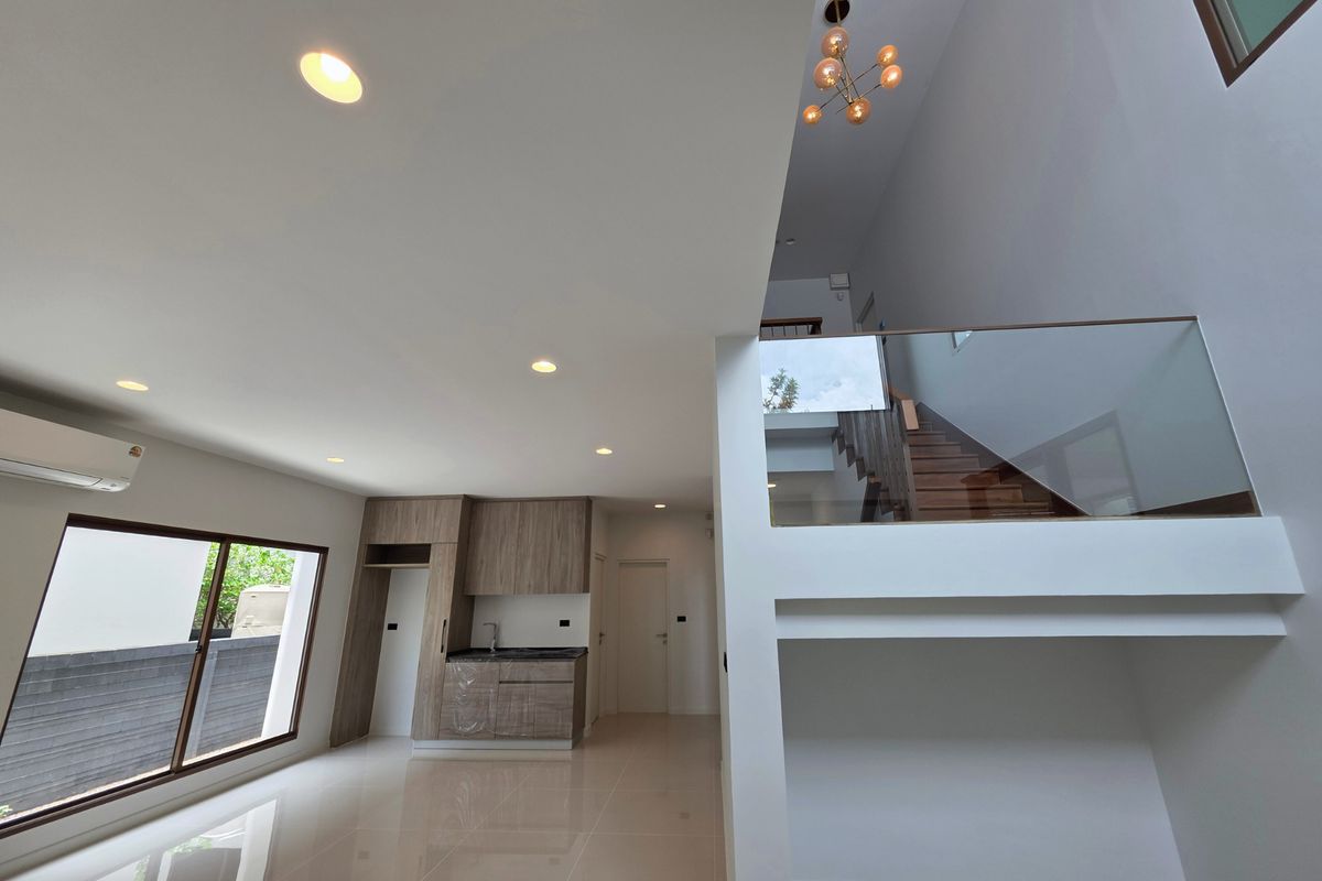 ขายบุราสิริ กรุงเทพกรีฑา บ้านหรูสไตล์รีสอร์ท บ้านใหม่ต่อเติมสวย ฟังก์ชั่นครบ พร้อมเข้าอยู่