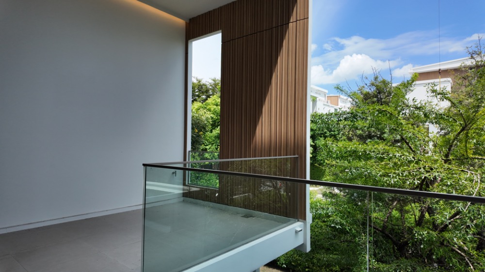 ด่วน! ลดเป็นล้าน บ้านสุดหรูสไตล์โมเดิร์นลอฟท์ VIVE Rama9 หลังมุม ติดสวน