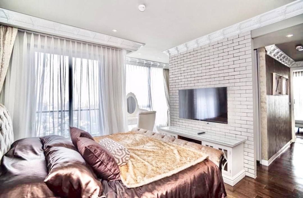 ขายเพนท์เฮ้าส์หรู ห้องมุม ตกแต่งสไตล์ฝรั่งเศส โครงการ เดอะ ลุมพินี 24 สุขุมวิทซอย 24 ชั้นสูงวิวสวย วิวแม่น้ำเจ้าพระยา