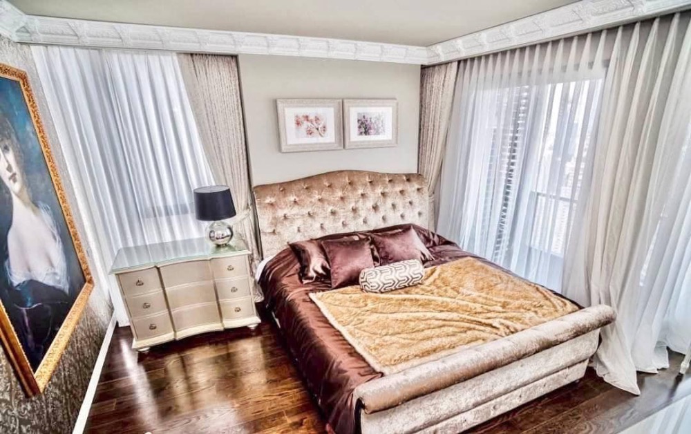 ขายเพนท์เฮ้าส์หรู ห้องมุม ตกแต่งสไตล์ฝรั่งเศส โครงการ เดอะ ลุมพินี 24 สุขุมวิทซอย 24 ชั้นสูงวิวสวย วิวแม่น้ำเจ้าพระยา