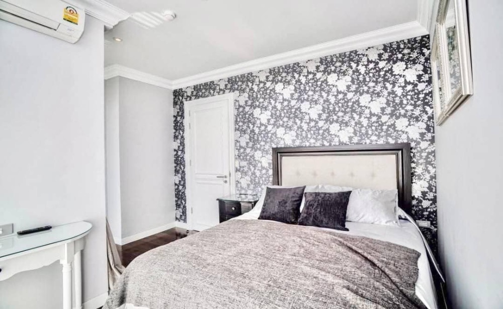 ขายเพนท์เฮ้าส์หรู ห้องมุม ตกแต่งสไตล์ฝรั่งเศส โครงการ เดอะ ลุมพินี 24 สุขุมวิทซอย 24 ชั้นสูงวิวสวย วิวแม่น้ำเจ้าพระยา