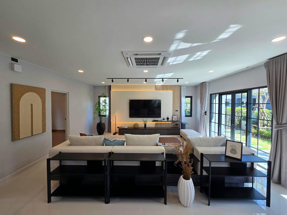 ให้เช่า! บ้านเดี่ยวหรู Centro Bangna พร้อมที่ดินแปลงใหญ่