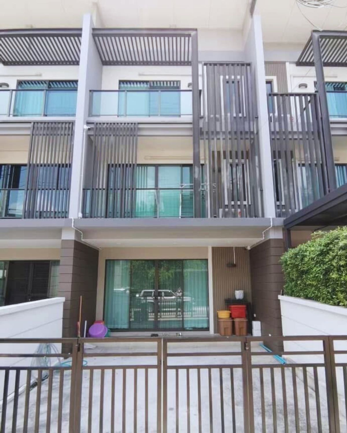 ขายทาวน์โฮม3ชั้น ที่ดินแปลงใหญ่ ทาวน์ อเวนิว เมิร์จ รัตนาธิเบศร์