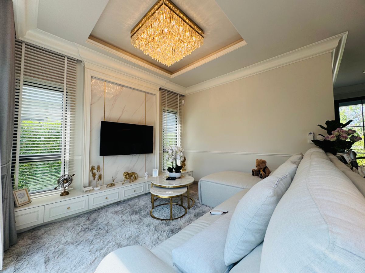 ขายบ้านเดี่ยว 2 ชั้น สราญสิริ รามคำแหง Sanransiri Ramkhamhaeng บ้านสไตล์ Modern Farmhouse แปลงหน้าสวนของโครงการ