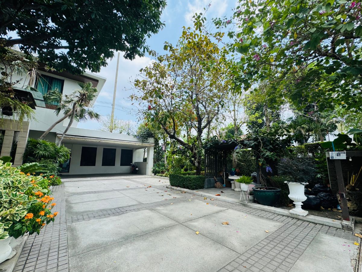 Navatanee Residence นวธานี,พูลวิลล่าหรูใกล้เมืองท่ามกลางพื้นที่สีเขียว