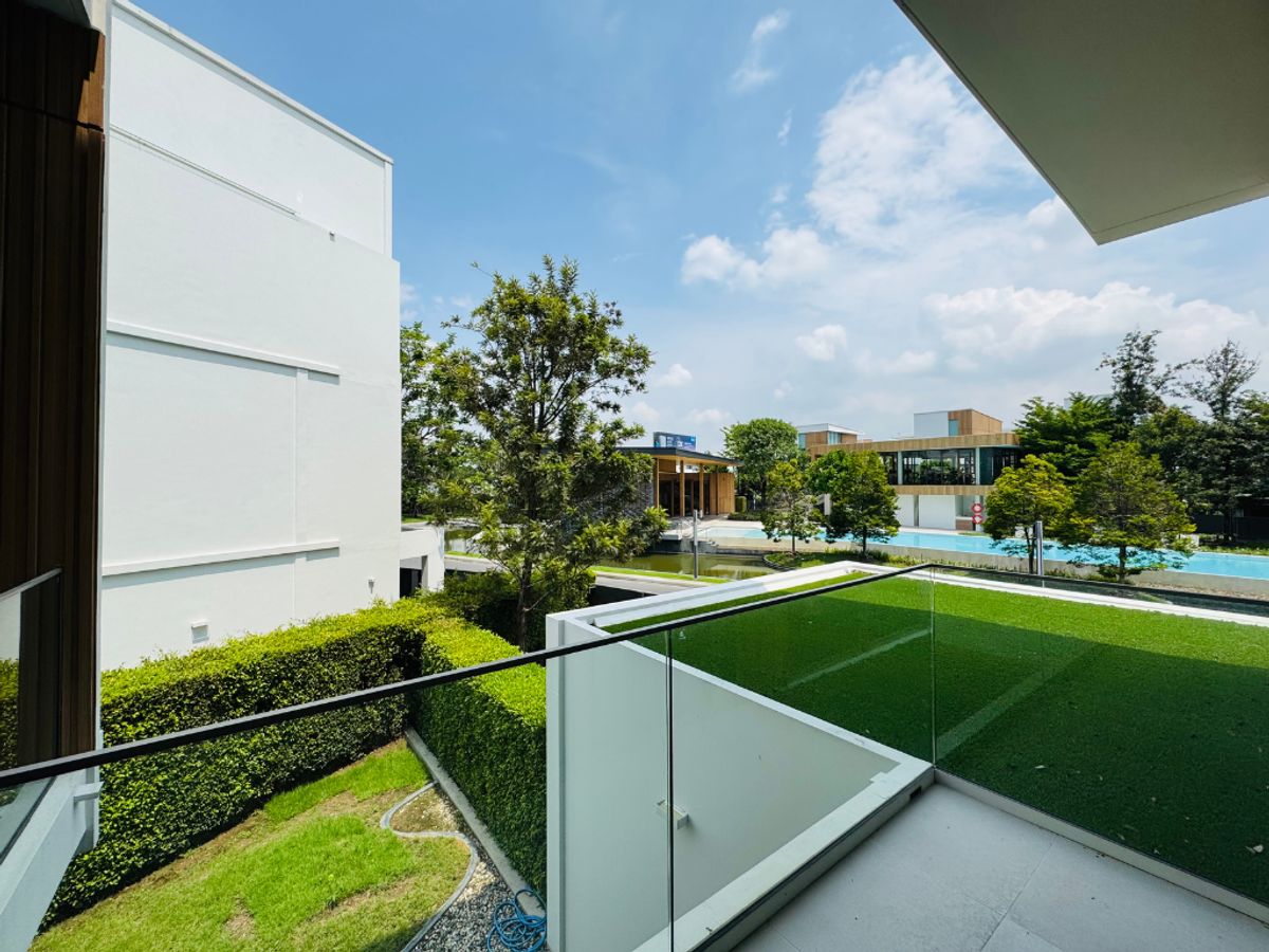 วีเว่ พระราม9 บ้านแปลงสวยติดสนามกอล์ฟพร้อมวิวสระ เพียงไม่กี่ก้าวถึง Wellington college