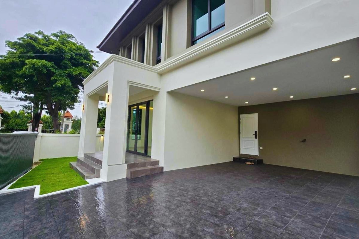 ขายบ้านเดี่ยวหลังมุมใหม่ รีโนเวทใหม่ทั้งหลัง สไตล์ลักชัวรี  เพียง 11.9 ล้าน