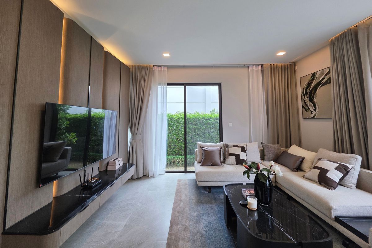 ให้เช่าบ้านหรู มัณฑนา บางนา กม.15 บ้านใหม่ ใกล้สวนส่วนกลาง พร้อมอยู่