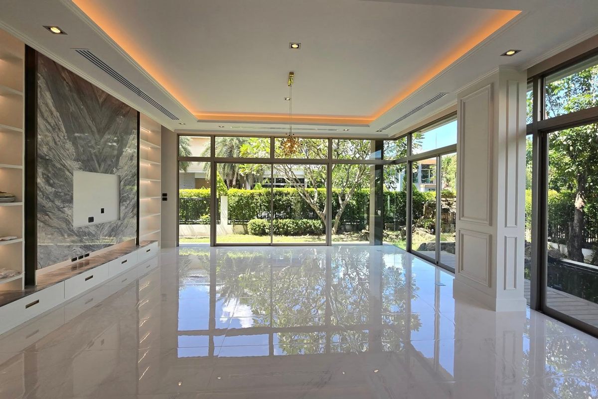 ขายขาดทุน บ้านใหม่ยังไม่เคยเข้าอยู่ บิวท์อินหรูมูลค่าเกือบ 10 ล้านบาท