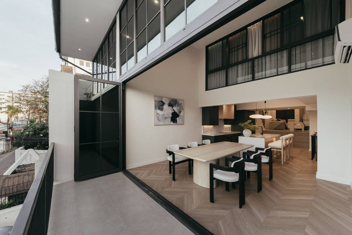 ขายทาวน์เฮาส์แต่งหรูใจกลางสุขุมวิท เดินไปบีทีเอสพระโขนงเพียง5นาที