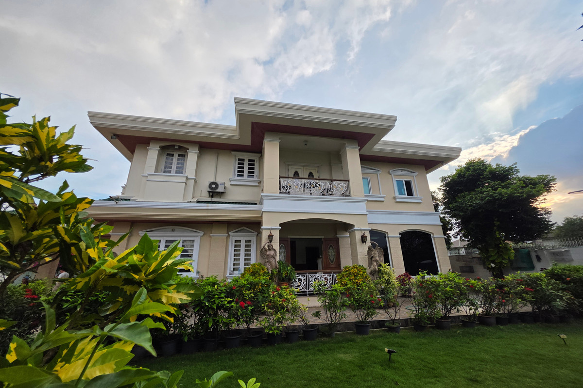 ขายบ้านหรูบางนา กม.13 เหมาะสำหรับครอบครัวใหญ่ พร้อมฟังก์ชันครบเหมือนรีสอร์ตส่วนตัว