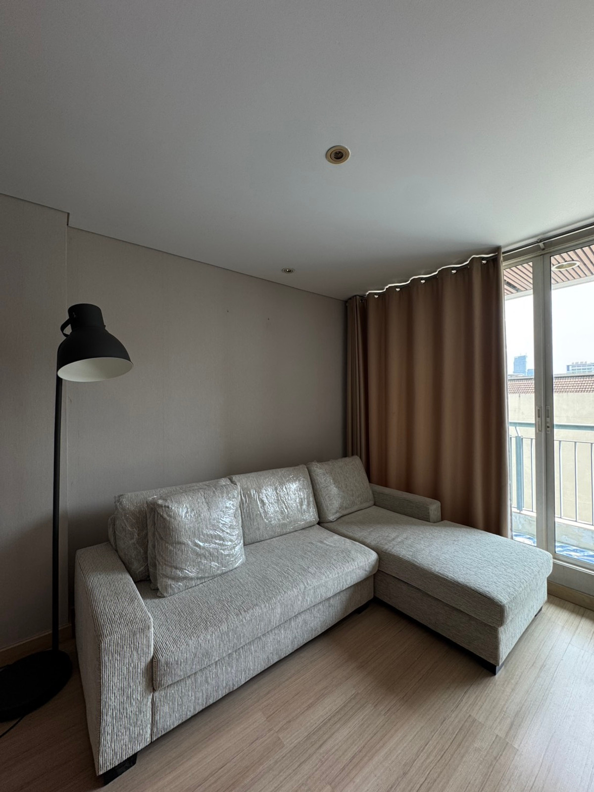 ขายคอนโดห้องใหญ่ใกล้บีทีเอสราชเทวีเพียง 200ม. ราคาเพียง 7ล้านนิดๆ