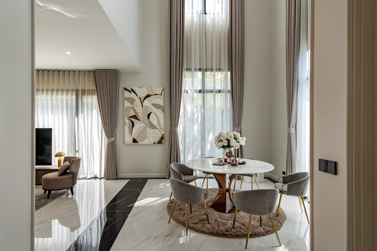 ให้เช่าบ้านหรู 705sq.m. บ้านใหม่ ไม่เคยเข้าอยู่ แต่งสวย พร้อมลิฟต์ส่วนตัว