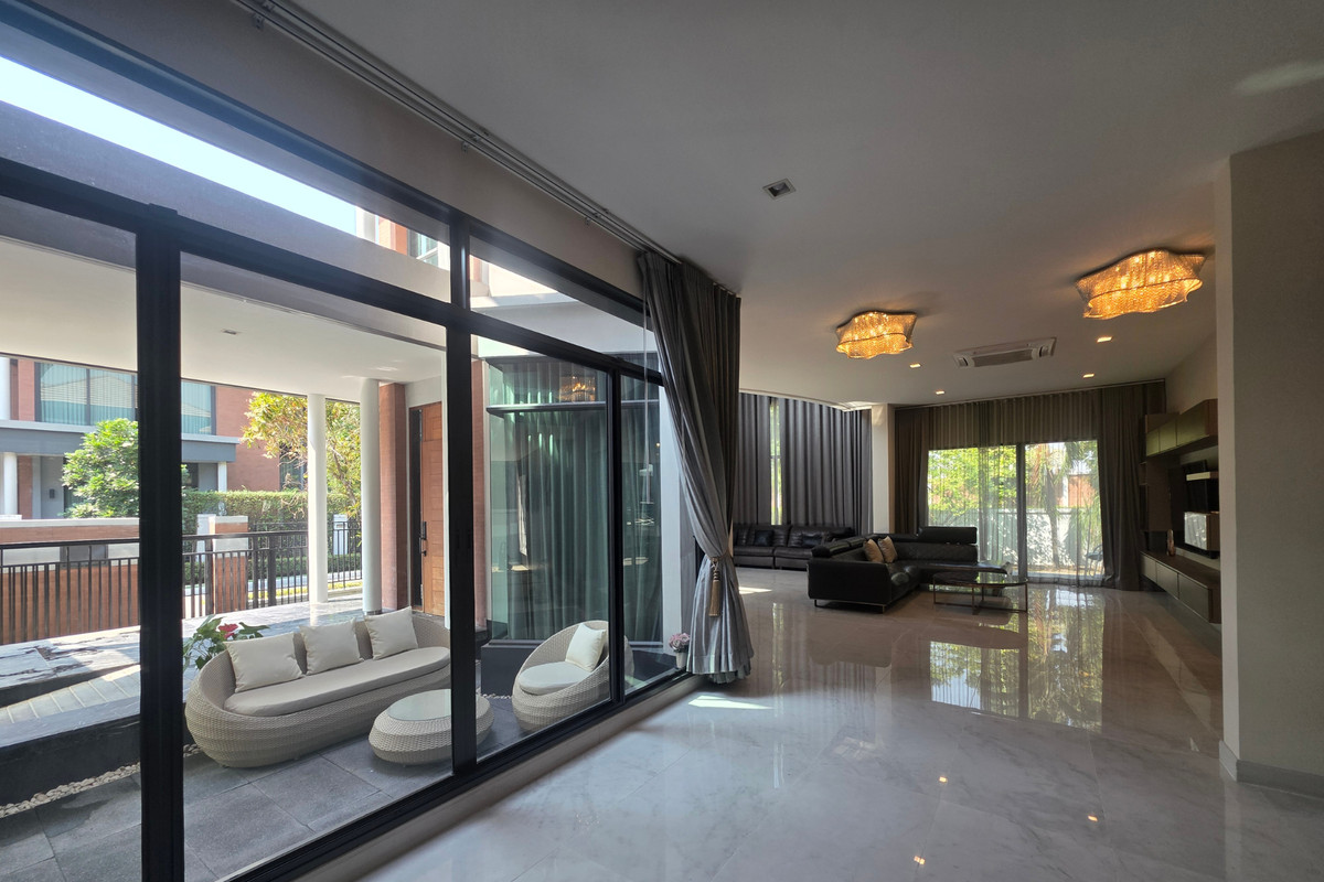 ซื้อตอนนี้ดีที่สุด ขายบ้านหรู 3 ชั้น ที่ดินใหญ่153ตร.วา. แกรนด์ บางกอก บูเลอวาร์ด พระราม 9