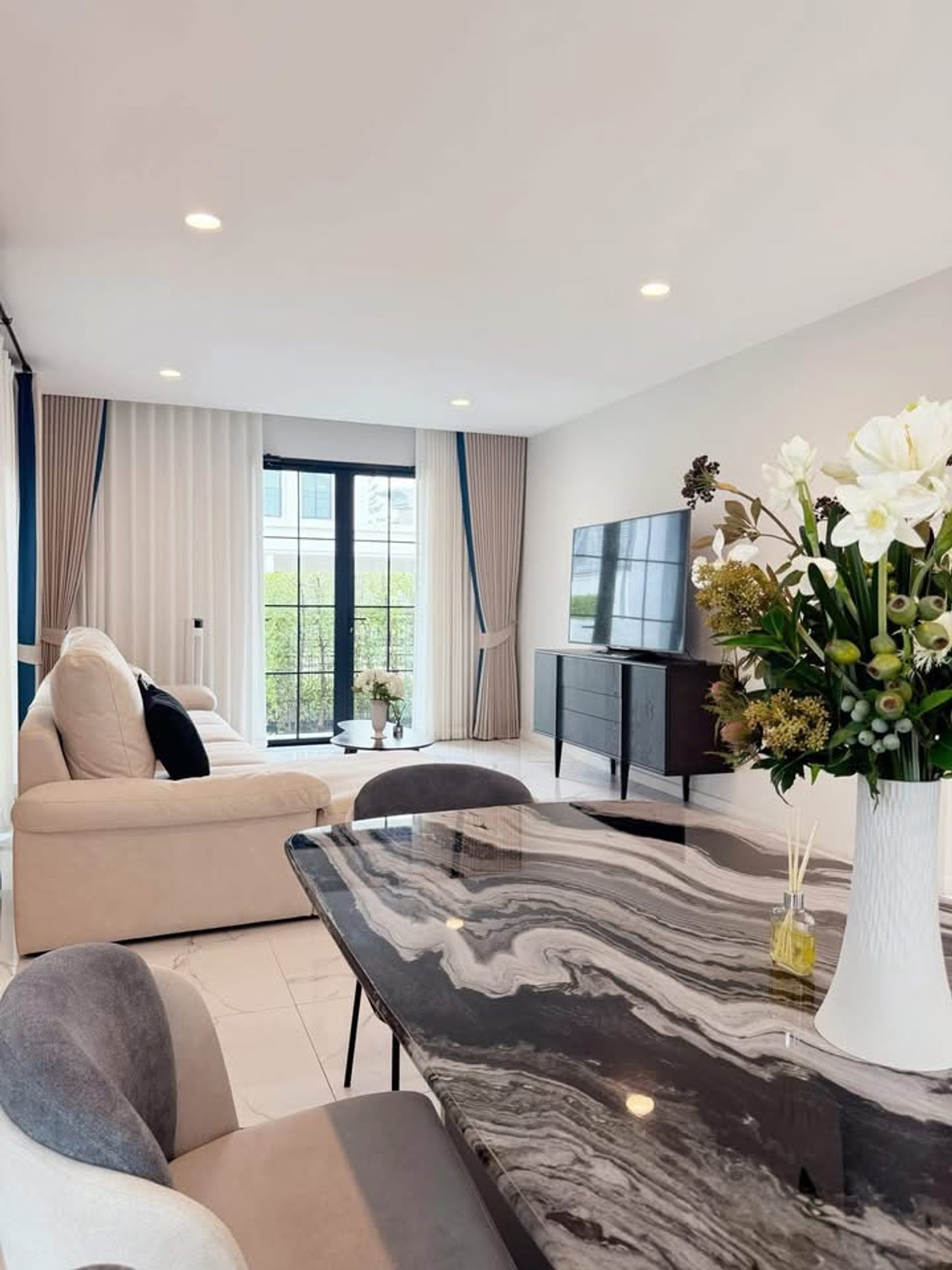 ให้เช่าบ้านเดี่ยวหลังมุม เศรษฐสิริ เสรีไทย พร้อมอยู่ เฟอร์ครบ