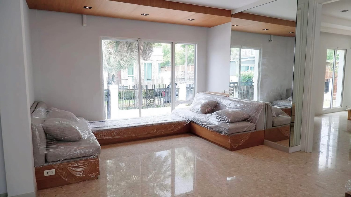 ขาย/ให้เช่า บ้านเดี่ยวหรู 3 ชั้น พื้นที่ 500ตร.ม. ใกล้ Wellington College