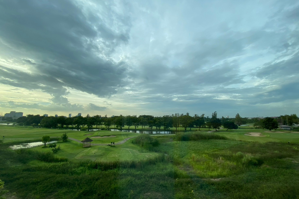 ให้เช่า บ้านโมเดิร์นลอฟท์ 3ชั้น วิวสนามกอล์ฟสวย VIVE พระราม 9 ใกล้ Wellington College