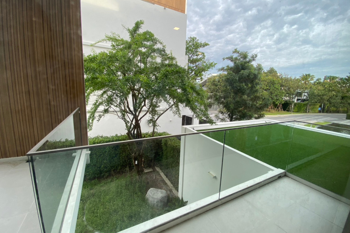 ให้เช่า บ้านโมเดิร์นลอฟท์ 3ชั้น วิวสนามกอล์ฟสวย VIVE พระราม 9 ใกล้ Wellington College