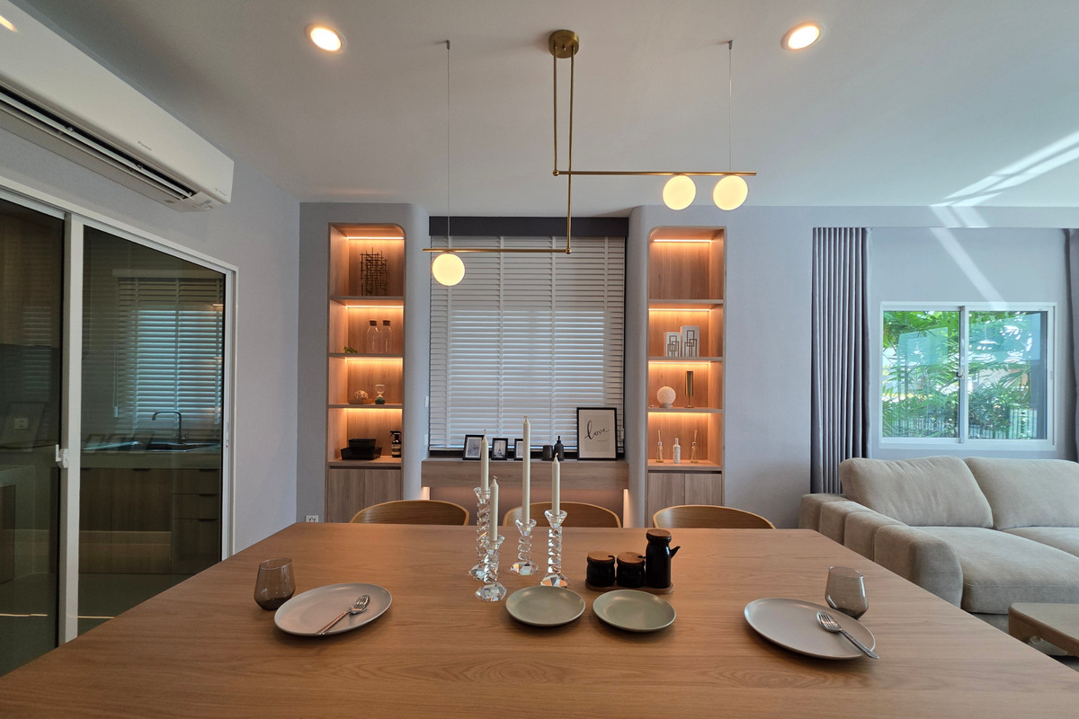 ขาย บ้านใหม่แปลงมุม บ้านเดี่ยว 3 ชั้น ตกแต่งเฟอร์นิเจอร์ครบ คุ้มที่สุดในโครงการ