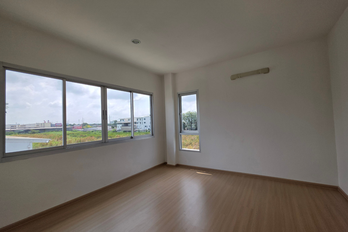 🔥 ถูกสุดในย่าน! เนอวานา พาร์ค สุขุมวิท 77 หลังมุม รีโนเวทใหม่กริ๊บ ✨ ฟรีโอน! แอร์ใหม่ 4 เครื่อง