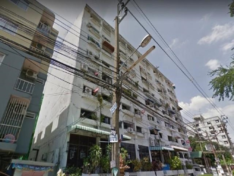 แชมป์-คอนโดมิเนียม