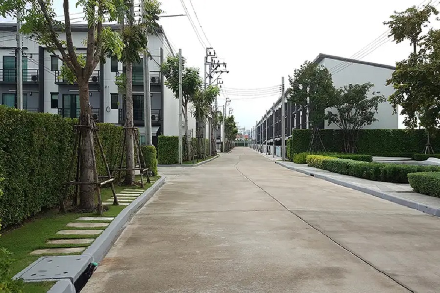 Baan-Klang-Muang-Ratchaphruek-Rattanathibet