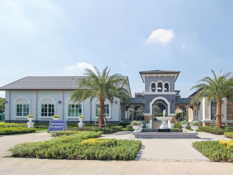 Golden-Town-Phaholyothin-Sapanmai