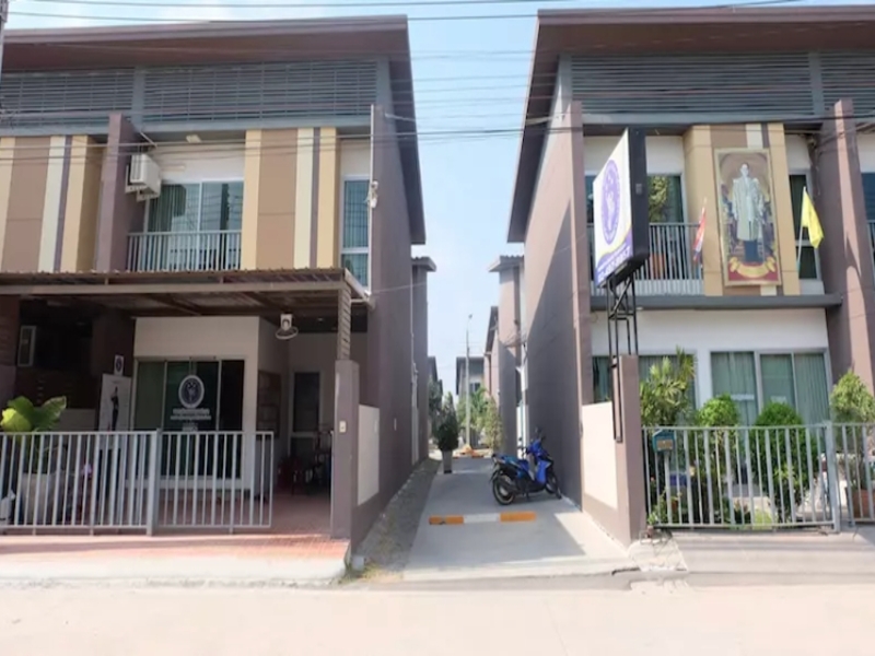 Sinnakhon-Ville-Prachauthit-Khu-Sang