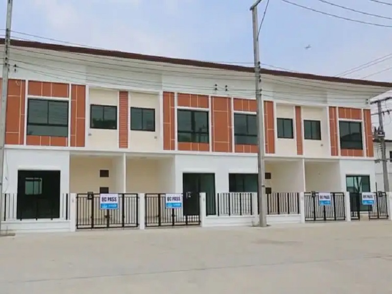 J-Town-Exclusive-Rangsit-Klong-1