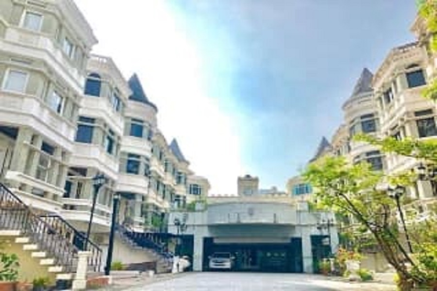 หมู่บ้านชิชา-คันทรี-คลับ