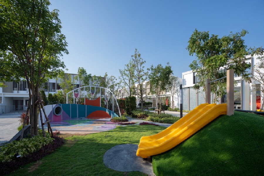 Curator-Rama-5-Ratchapruek