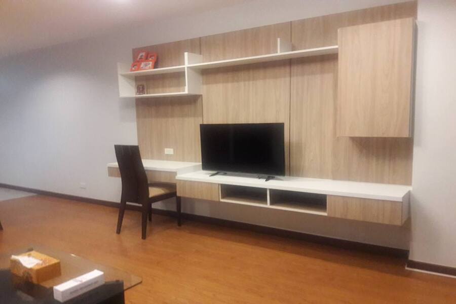 อีสเทิร์น-ทาวเวอร์