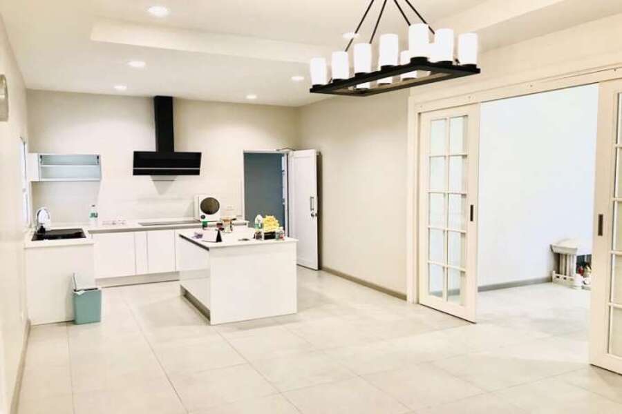 ณ-ชเลเพลส