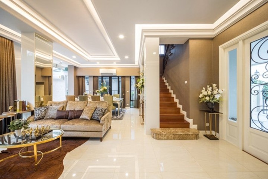 The-Legend-Sathorn-Narathiwas