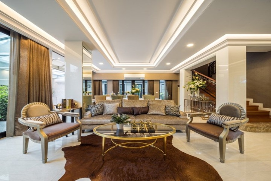 The-Legend-Sathorn-Narathiwas